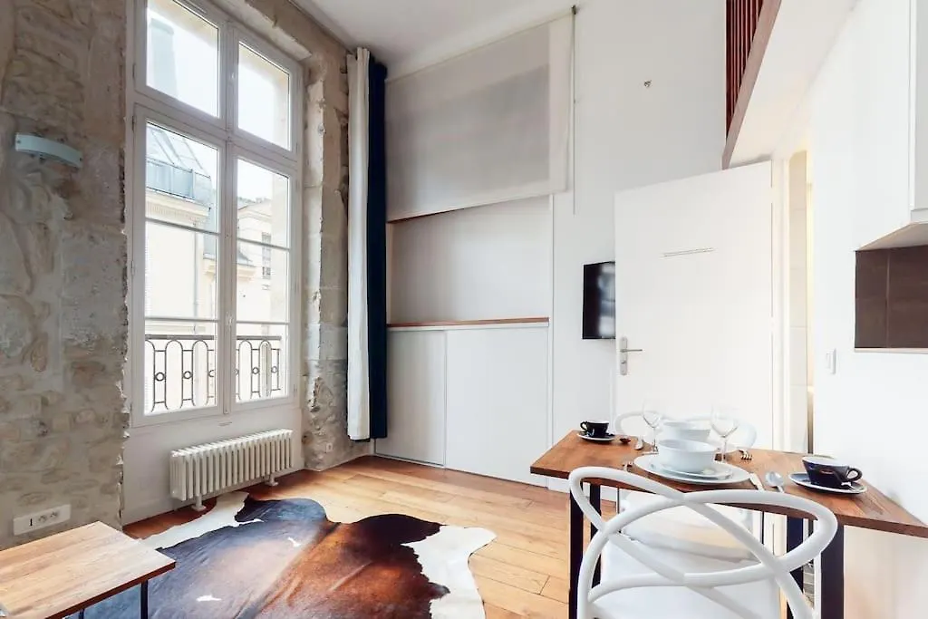 Appartement Chez Gustave: Clim Calm,Saint Paul Marais, 2Guests à Paris 0*,