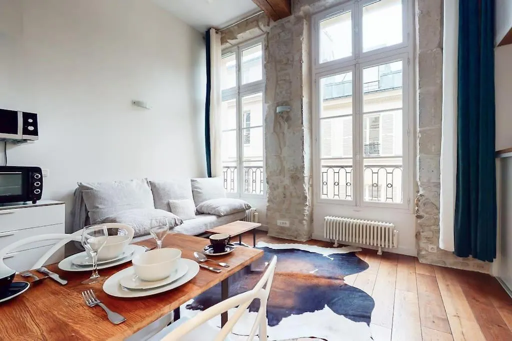Appartement Chez Gustave: Clim Calm,Saint Paul Marais, 2Guests à Paris France