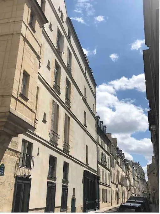 Appartement Chez Gustave: Clim Calm,Saint Paul Marais, 2Guests à Paris